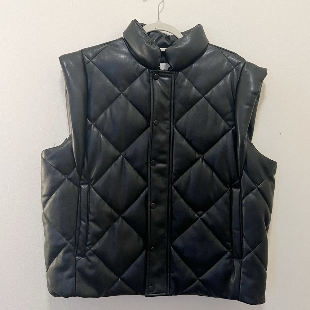 Pistola Oversized Leather Puffer with Detachable Sleeves